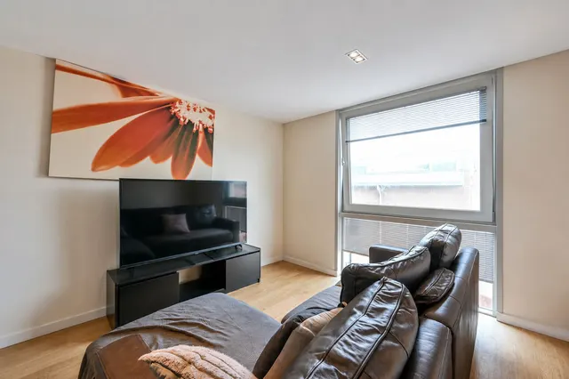 Photo 2 — Flat 16, 32 Richmond Road, Kingston Upon Thames