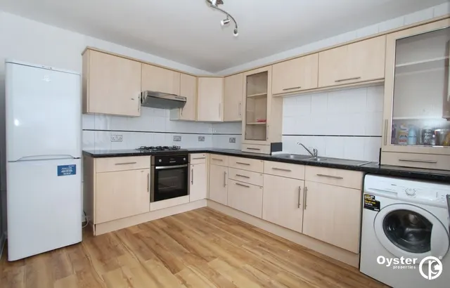 Stonegrove, Ailantus Court Stonegrove, HA8, photo 2