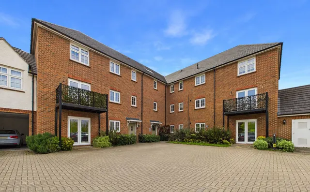 Austen Grove, Arborfield Green, RG2, photo 2