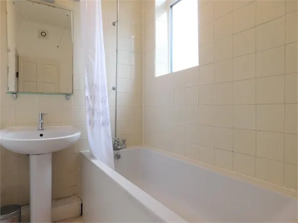 Photo 2 — Shirley Gardens, Hanwell, London, W7 3PT