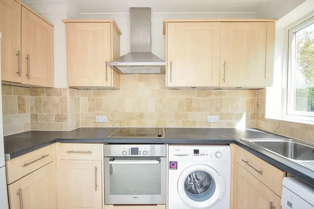 Herron Court, Bromley, photo 2