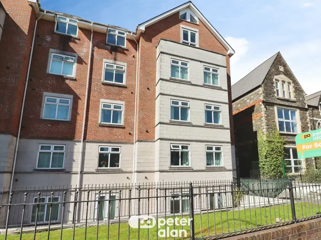 Newport Road, Cardiff, CF24, photo 1