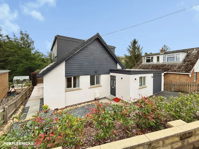 Shawfield Avenue, Holmfirth, HD9, photo 1