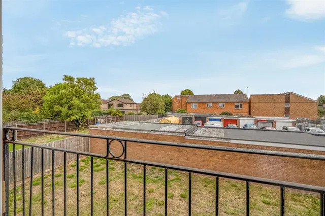 Cavendish Road, Emmer Green, photo 2