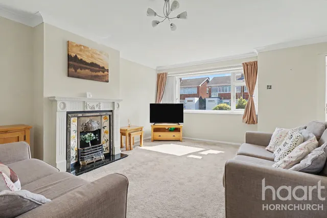 Cormorant Walk, Hornchurch, RM12, photo 2