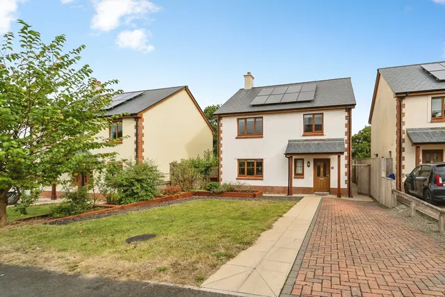 Ashford Park, Haverfordwest, SA62, photo 1