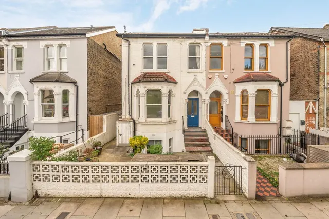 Rossiter Road, SW12, photo 1
