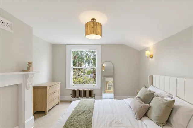 Knoll Road, London, SW18, photo 3