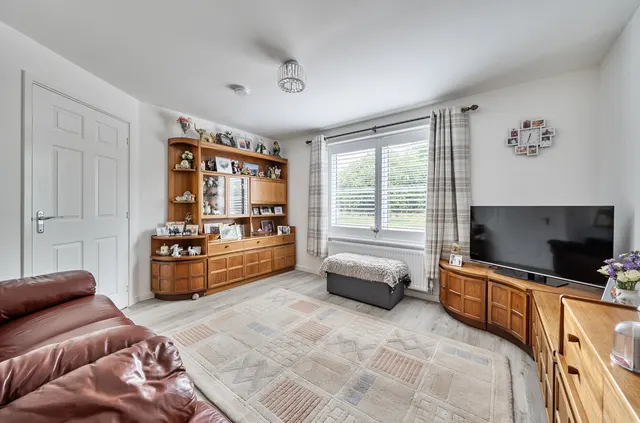 Gregg Close, Swanmore, SO32, photo 2