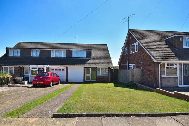 Hoylake Drive, Northampton, NN2 7NL, photo 1