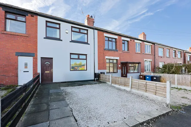 Woodhouse Lane, Wigan, photo 1