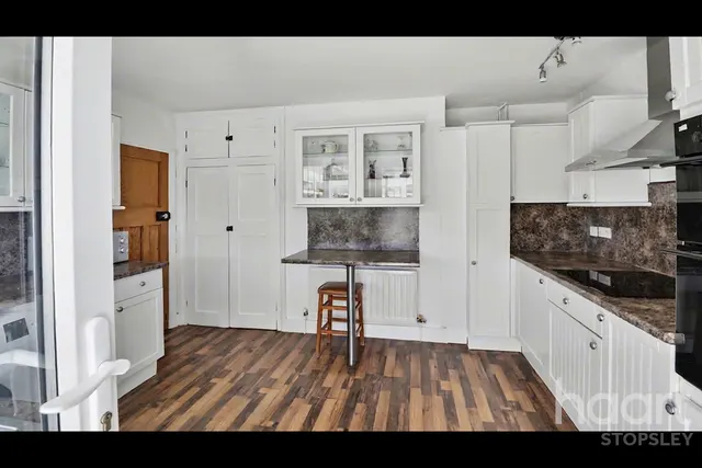 Hawthorn Avenue, Luton, LU2, photo 3