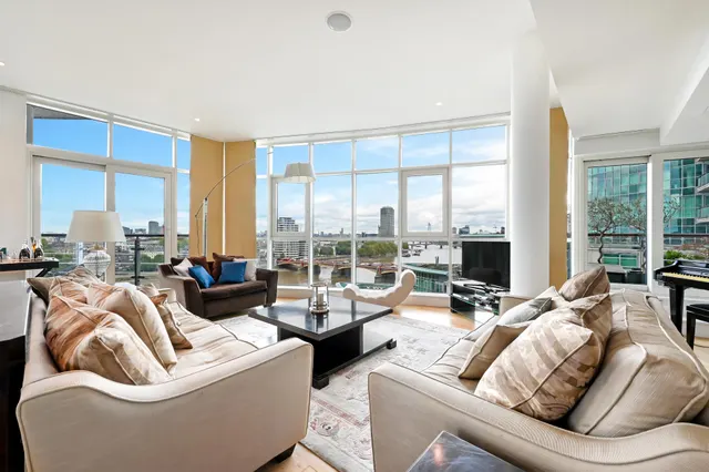 St. George Wharf, London, SW8, photo 1