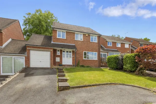 Sabina Close, High Wycombe, HP12, photo 1