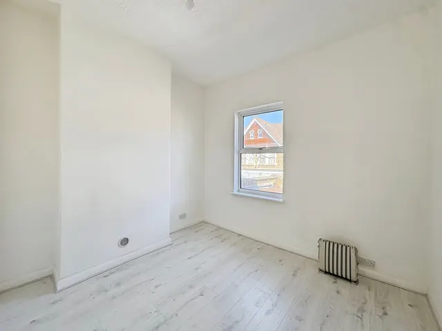 Photo 3 — Grosvenor Road, Aldershot, Hampshire, GU11 3EA
