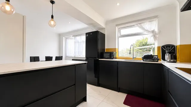 3 bedroom house, Mullen Avenue, Downs Barn