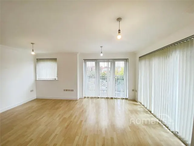 Winterthur Way, Basingstoke, RG21, photo 3