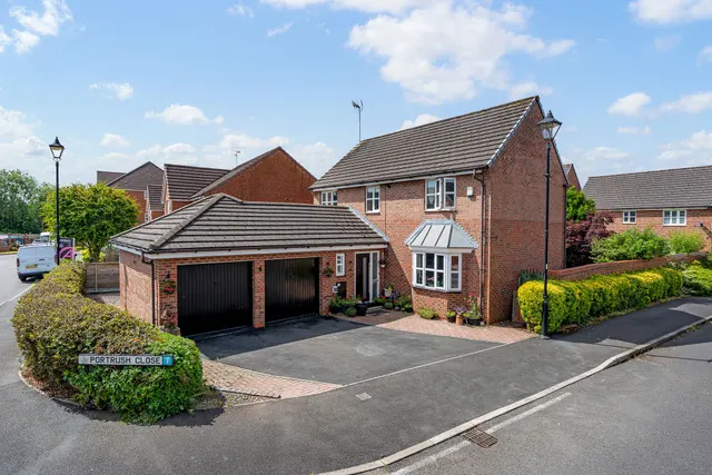 Roscommon Way, Widnes, Widnes, WA8 9SB, photo 1