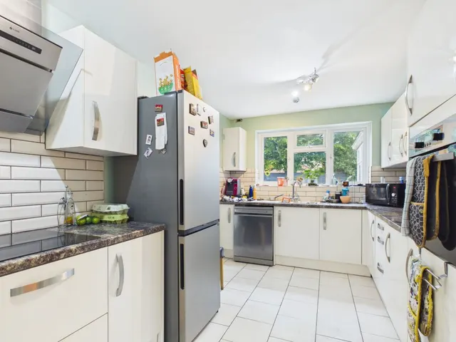 Wickham Road, Lower Earley, RG6, photo 3