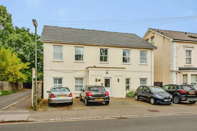 Gloucester Road, Redhill, photo 1