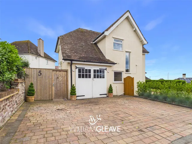 Photo 3 — Bryn Gosol Road, Llandudno, Conwy, LL30 1NT