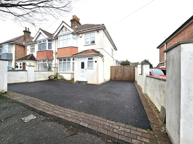 Claremont Avenue, Bournemouth, BH9 3EZ, photo 1
