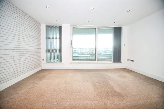 Havannah Street, Cardiff, CF10, photo 2