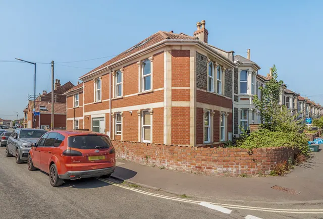 Downend Road, Horfield, BS7 9PD, photo 1