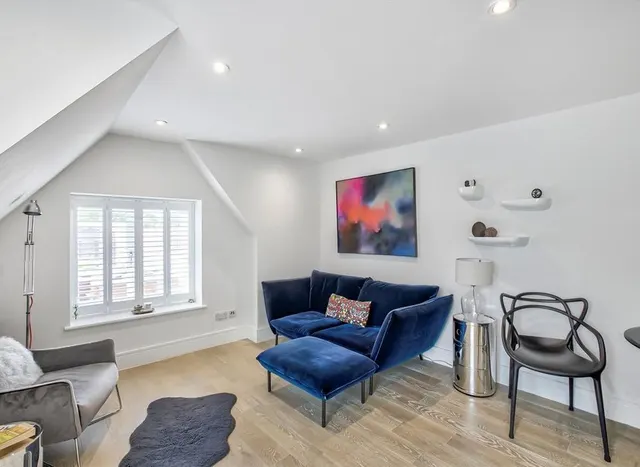 Photo 2 — Heathfield Road, Acton, W3