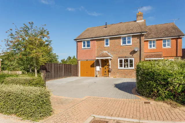 Callender Walk, Cuckfield, RH17, photo 1