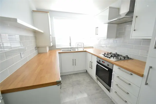Brighton Road, Purley, CR8, photo 2