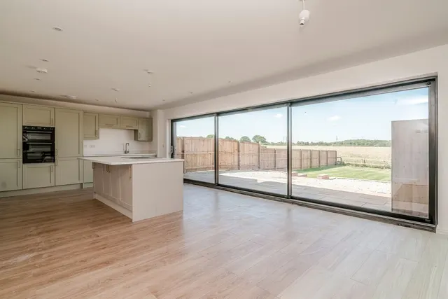 Preston Road, Coppull, PR7, photo 2