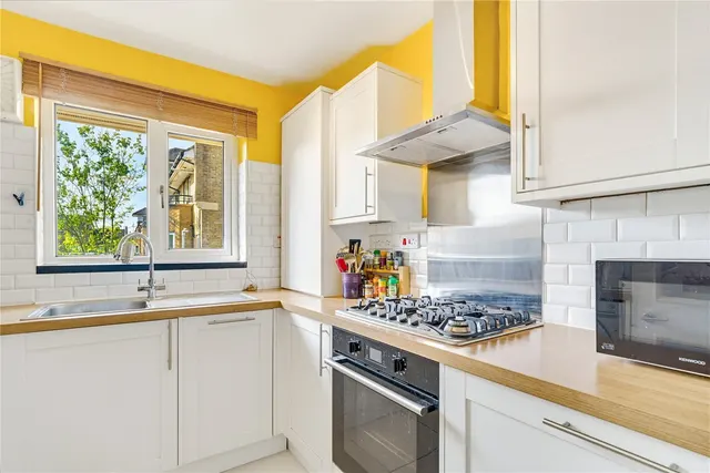 St. James's Drive, London, SW12, photo 3