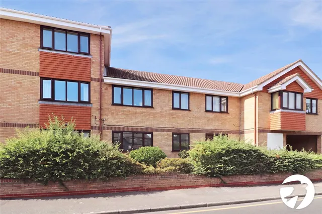 2 bedroom 2 bedroom property, Bedwell Road, Belvedere, DA17