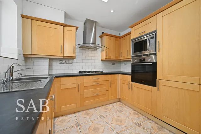Whitton Avenue East, Greenford, UB6, photo 3