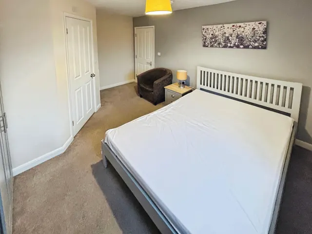 Photo 2 — Swinegate, Grantham, NG31