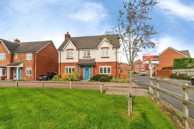 Bayberry Way, Norton Canes, WS11, photo 1