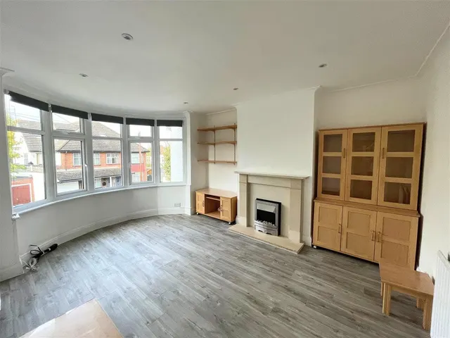 Hutton Grove, London, N12, photo 1