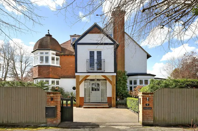 Latchmoor Grove, Gerrards Cross, SL9, photo 1