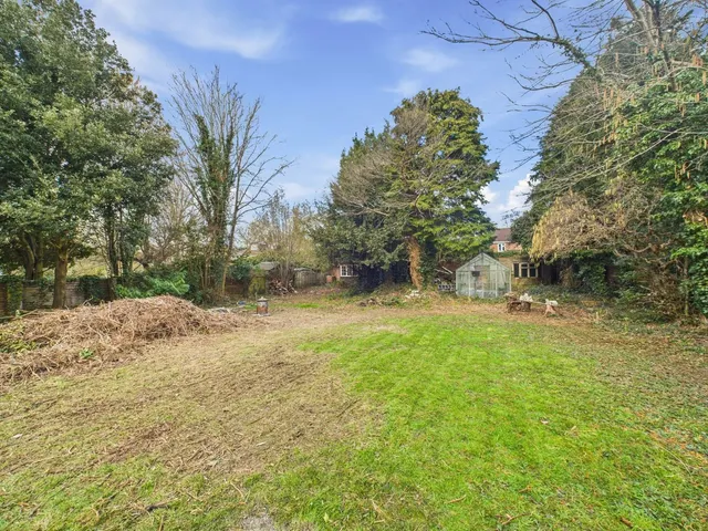 Feltham, Middlesex, photo 3