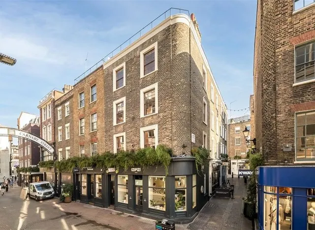 Lowndes Court, Fitzrovia & Covent Garden, W1F, photo 1