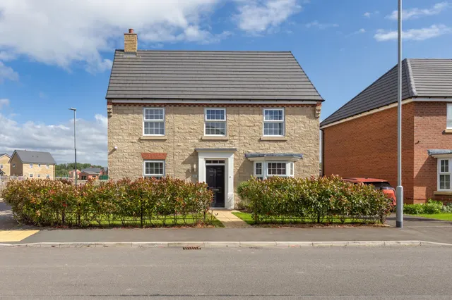 Roadtrain Avenue, Leyland, PR26, photo 1