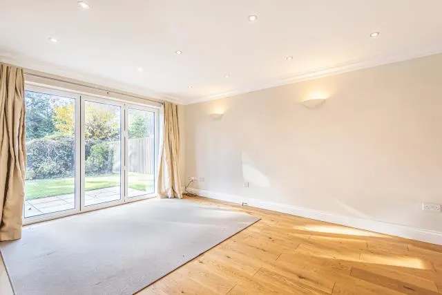 Lyndon Gardens, High Wycombe, HP13, photo 2