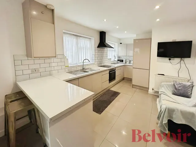 Camillus Road, Newcastle-under-Lyme, ST5, photo 1