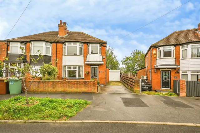 Eden Crescent, Leeds, LS4, photo 1
