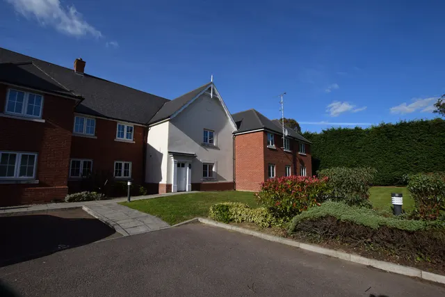 Shrub End Road, Colchester, Essex, CO3 4RW, photo 1