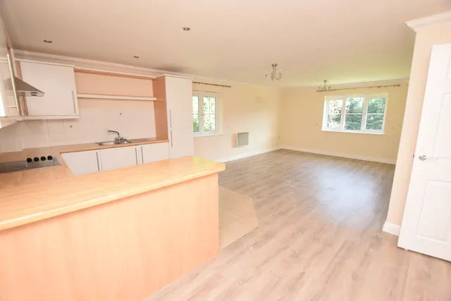 Photo 3 — Shrub End Road, Colchester, Essex, CO3 4RW