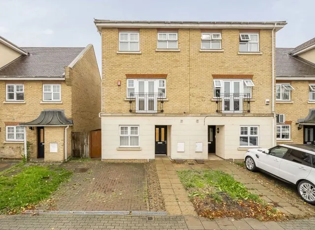 De Havilland Road, Hendon, HA8, photo 1