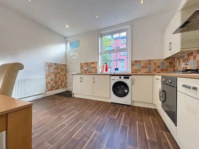 Bentley Grove, Leeds, LS6, photo 2