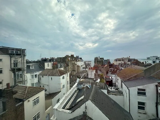 St. James's Street, Brighton, BN2, photo 2